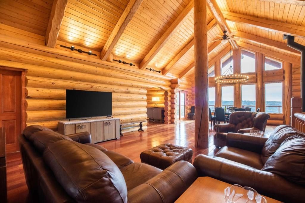 Image 13 of property listing at 19860 Camino Del Aparicio, Fiddletown, CA 95629