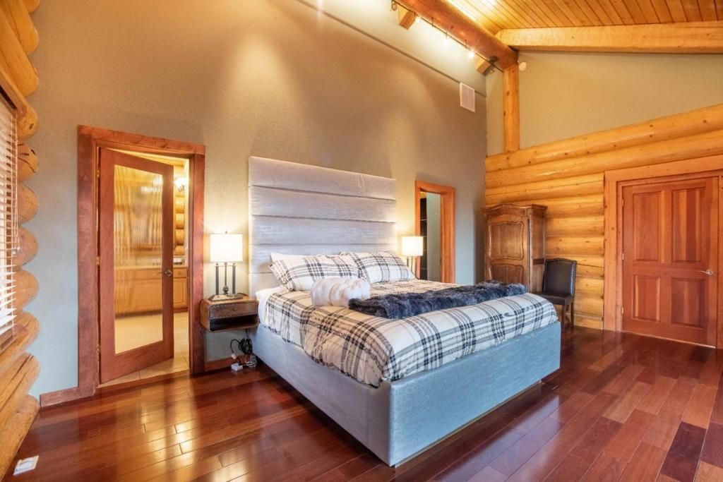 Image 14 of property listing at 19860 Camino Del Aparicio, Fiddletown, CA 95629