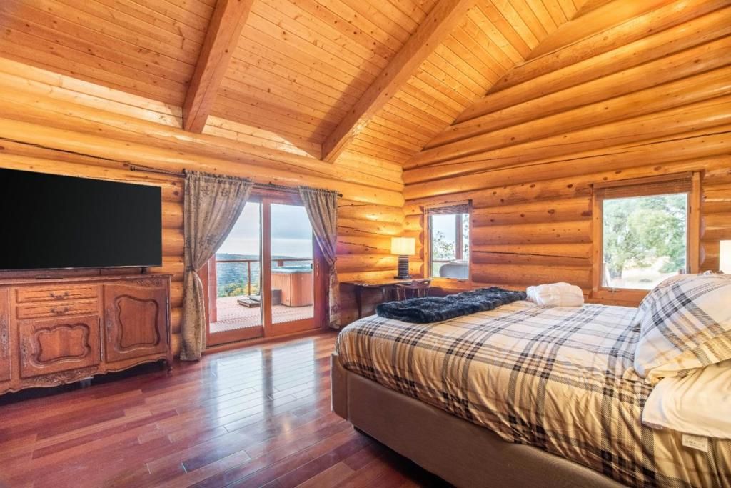 Image 16 of property listing at 19860 Camino Del Aparicio, Fiddletown, CA 95629