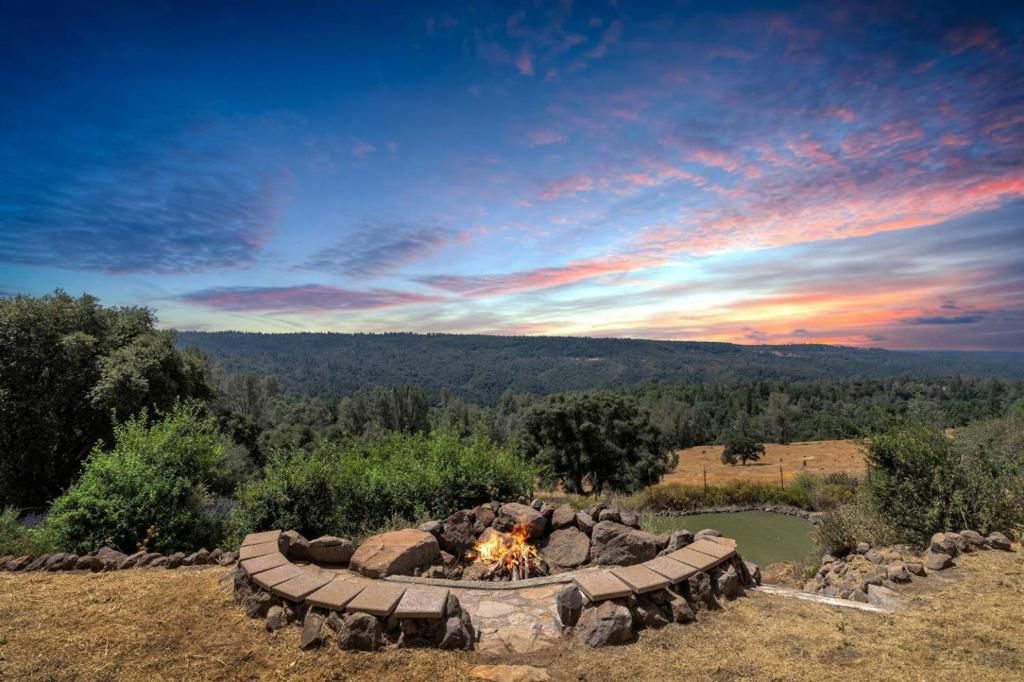 Image 8 of property listing at 19860 Camino Del Aparicio, Fiddletown, CA 95629