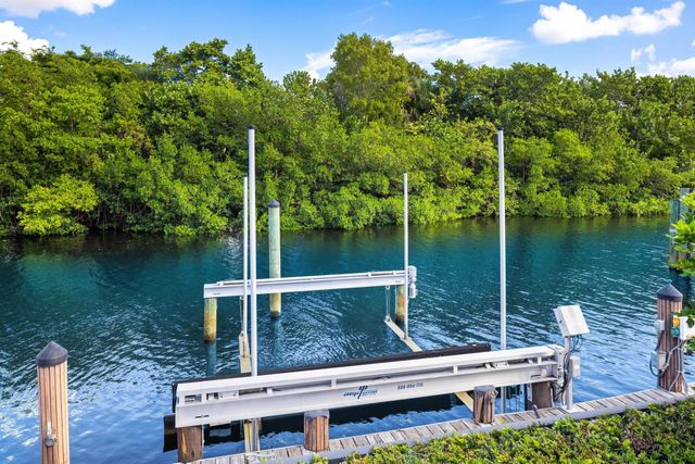 853 Harbour Isle Place, North Palm Beach, FL 33410