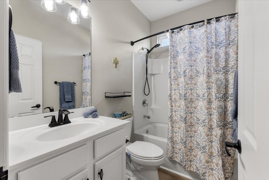 Image 36 of property listing at 130 Basket Grass Lane, Summerville, SC 29486