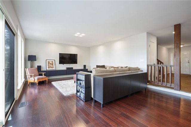 180 River Court Parkway, Sandy Springs, GA 30328