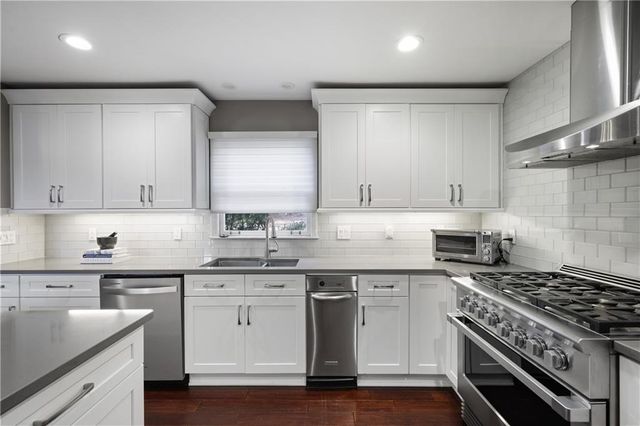 180 River Court Parkway, Sandy Springs, GA 30328