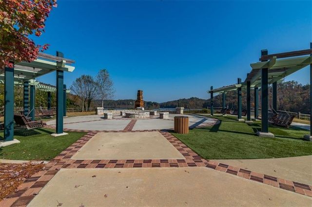 180 River Court Parkway, Sandy Springs, GA 30328