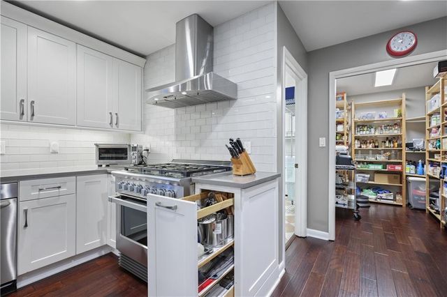 180 River Court Parkway, Sandy Springs, GA 30328