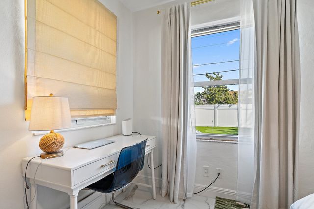 423 Avenida Alegre, West Palm Beach, FL 33405