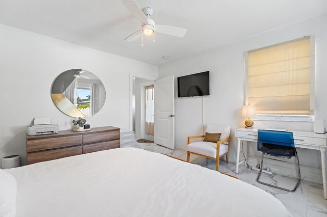 423 Avenida Alegre, West Palm Beach, FL 33405