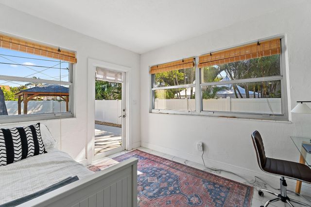 423 Avenida Alegre, West Palm Beach, FL 33405