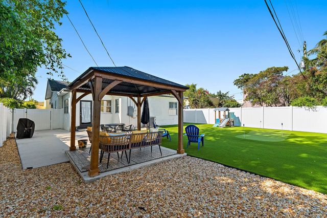 423 Avenida Alegre, West Palm Beach, FL 33405