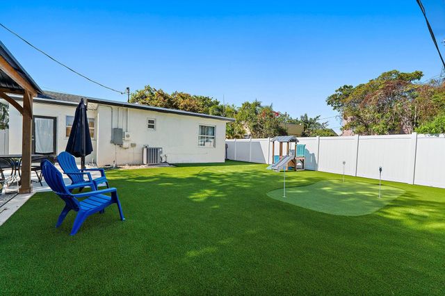 423 Avenida Alegre, West Palm Beach, FL 33405