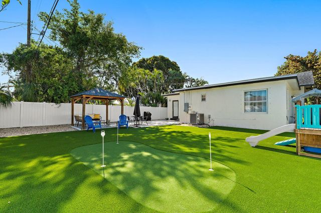 423 Avenida Alegre, West Palm Beach, FL 33405