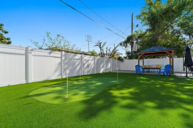 423 Avenida Alegre, West Palm Beach, FL 33405