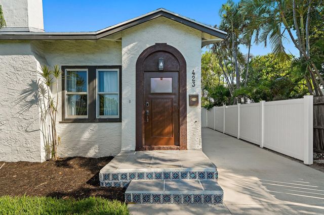 423 Avenida Alegre, West Palm Beach, FL 33405