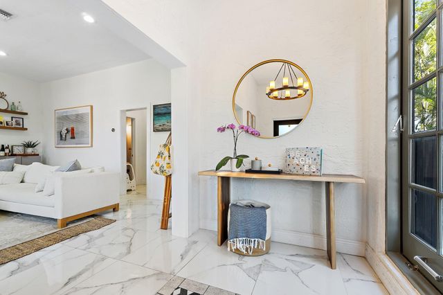 423 Avenida Alegre, West Palm Beach, FL 33405