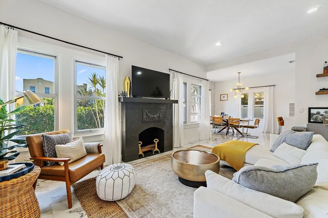 423 Avenida Alegre, West Palm Beach, FL 33405