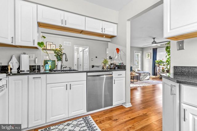 1005A HARWOOD CT, Mount Laurel, NJ 08054