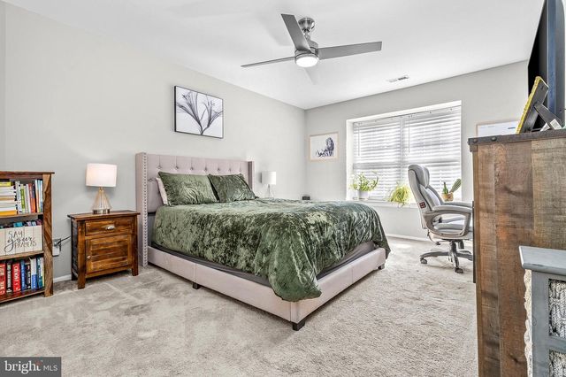 1005A HARWOOD CT, Mount Laurel, NJ 08054