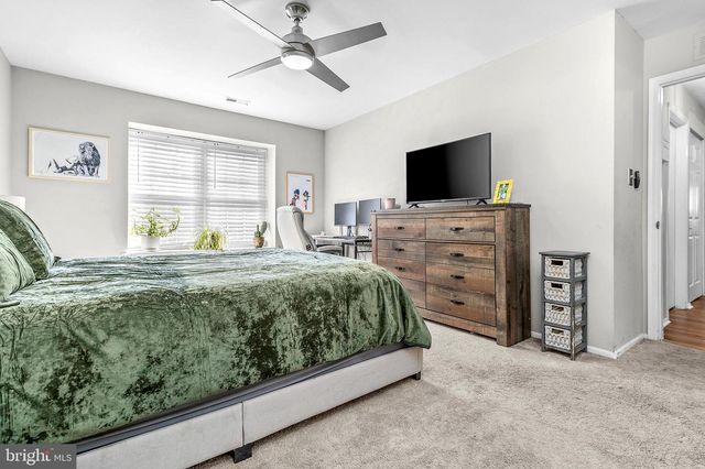 1005A HARWOOD CT, Mount Laurel, NJ 08054