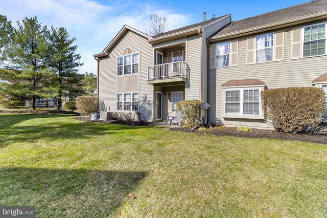 1005A HARWOOD CT, Mount Laurel, NJ 08054