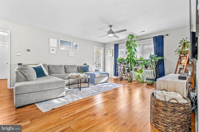 1005A HARWOOD CT, Mount Laurel, NJ 08054