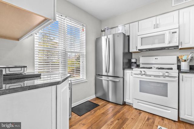 1005A HARWOOD CT, Mount Laurel, NJ 08054