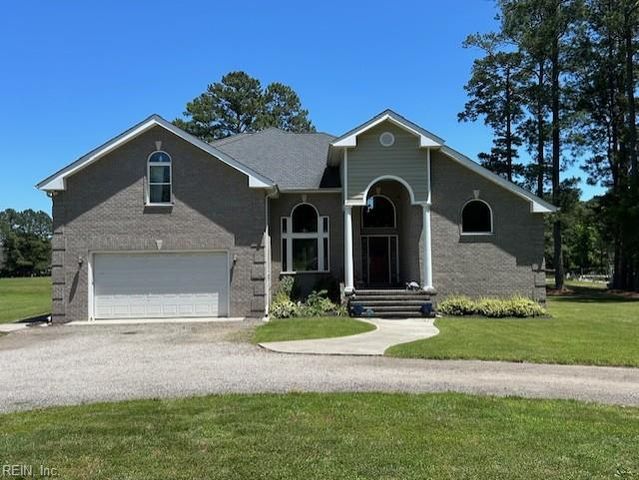 558 Seaford LN, Mathews, VA 23109