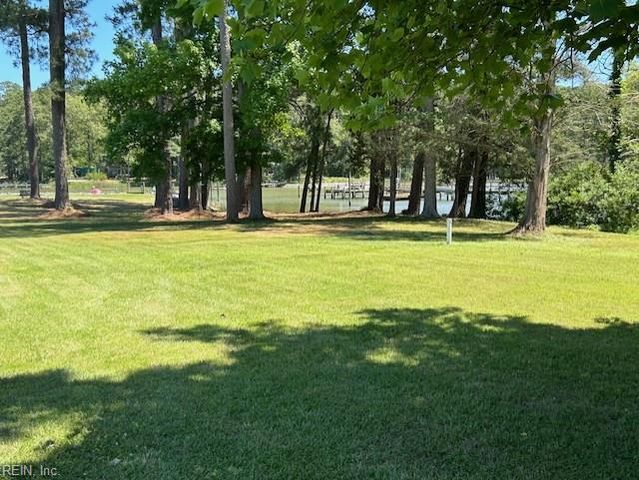 558 Seaford LN, Mathews, VA 23109