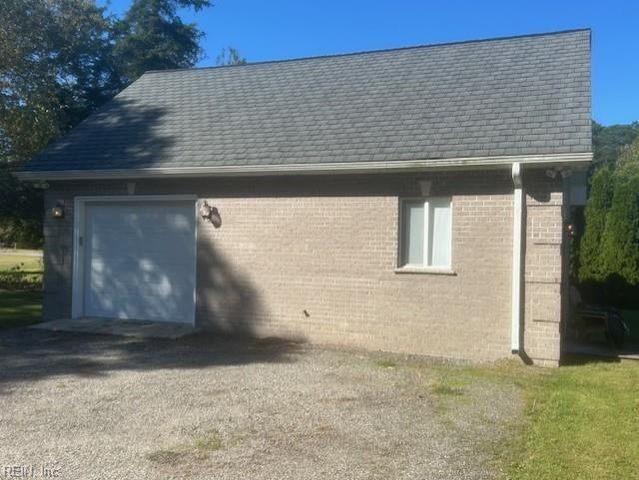 558 Seaford LN, Mathews, VA 23109