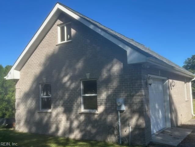 558 Seaford LN, Mathews, VA 23109