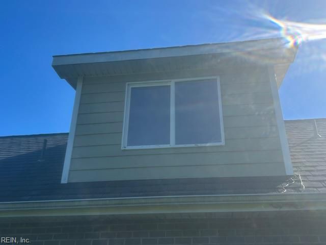 558 Seaford LN, Mathews, VA 23109