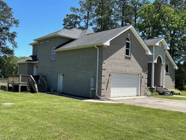 558 Seaford LN, Mathews, VA 23109