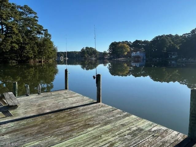 558 Seaford LN, Mathews, VA 23109