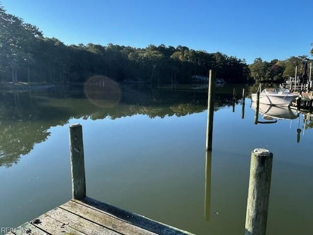 558 Seaford LN, Mathews, VA 23109