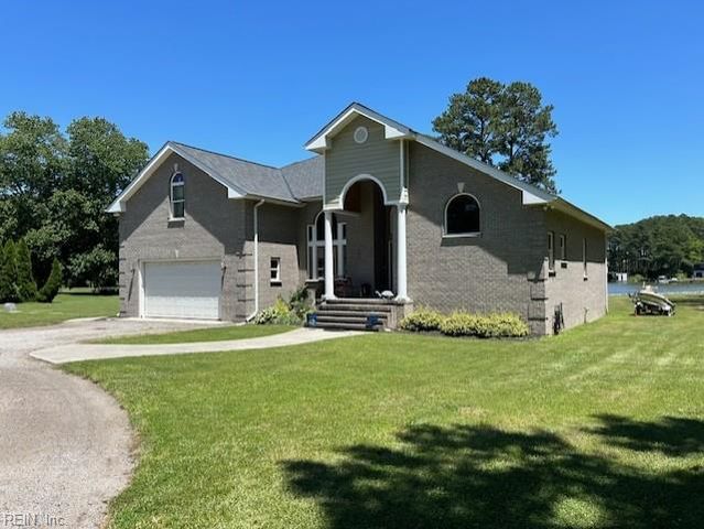 558 Seaford LN, Mathews, VA 23109