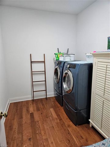 558 Seaford LN, Mathews, VA 23109