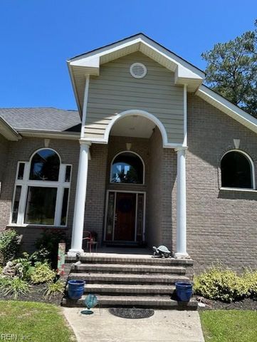 558 Seaford LN, Mathews, VA 23109