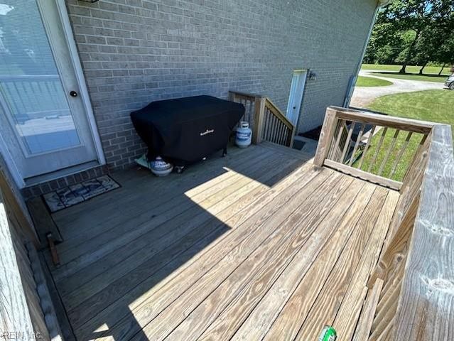 558 Seaford LN, Mathews, VA 23109