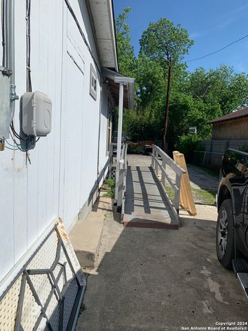 1315 Brighton, San Antonio, TX 78211