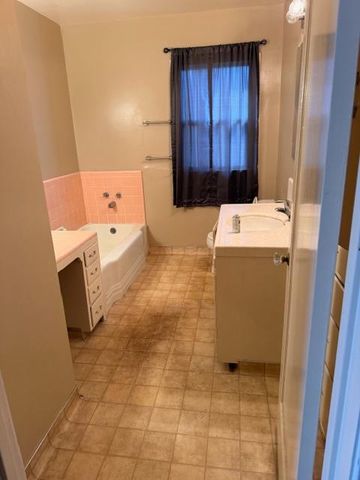 1425 Michigan Ave, Stockton, CA 95204