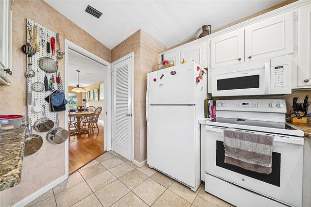 478 Tequesta Dr 206, Jupiter, FL 33469