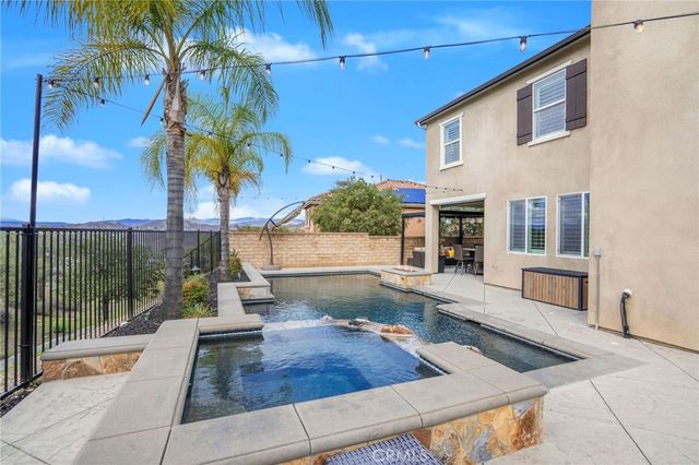 20530 Cheryl Lane, Saugus, CA 91350