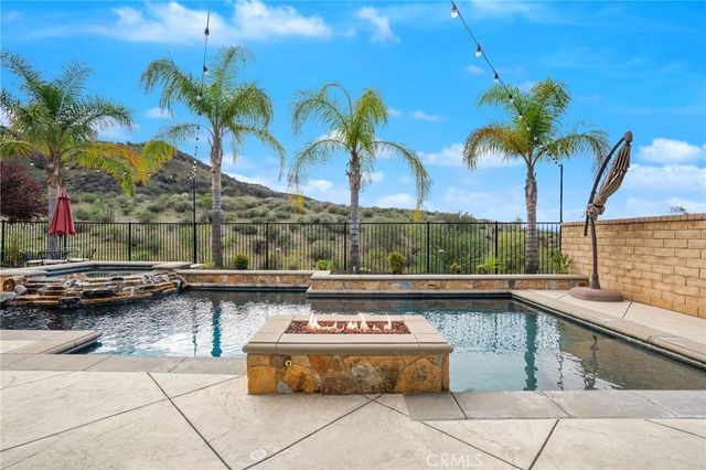 20530 Cheryl Lane, Saugus, CA 91350