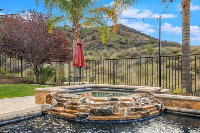 20530 Cheryl Lane, Saugus, CA 91350