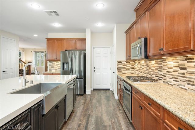 20530 Cheryl Lane, Saugus, CA 91350