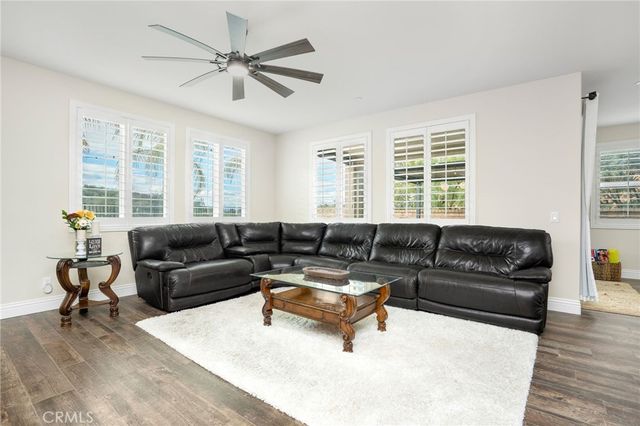 20530 Cheryl Lane, Saugus, CA 91350