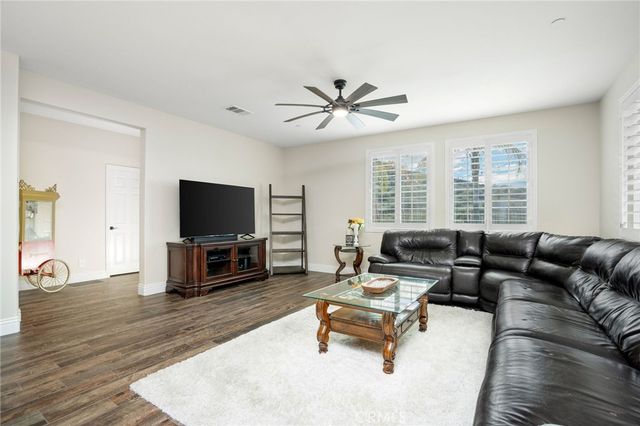 20530 Cheryl Lane, Saugus, CA 91350