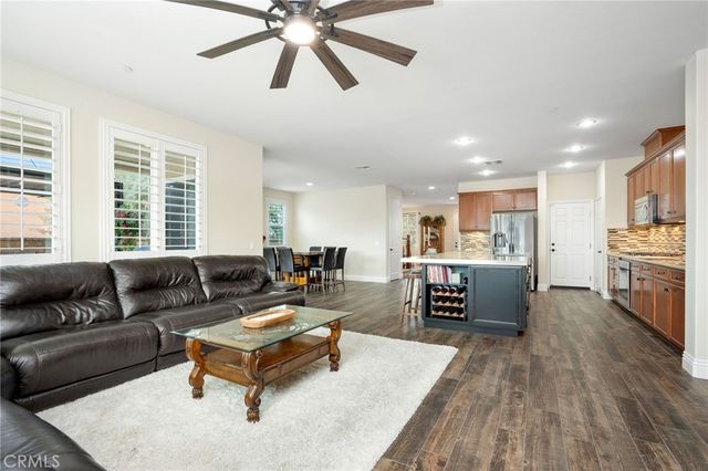 20530 Cheryl Lane, Saugus, CA 91350