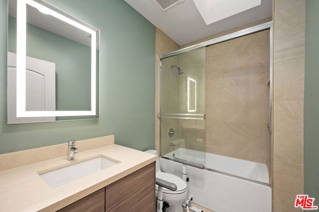 3260 Malcolm Avenue, Los Angeles, CA 90034