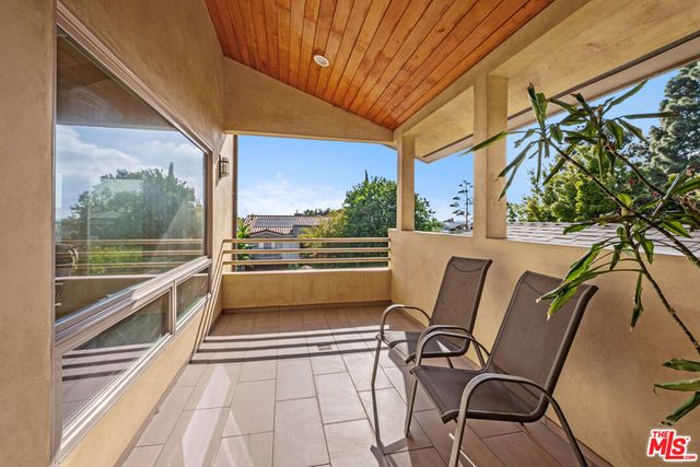 3260 Malcolm Avenue, Los Angeles, CA 90034